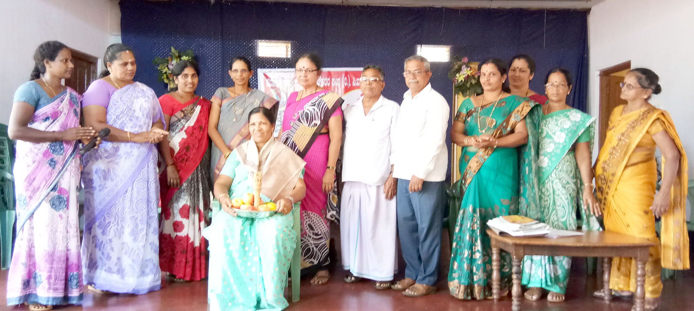 ಪ್ರಶಸ್ತಿ ಪುರಸ್ಕೃತ ಅಂಗನವಾಡಿ ಕಾರ್ಯಕರ್ತೆಗೆ ಅಭಿನಂದನೆ